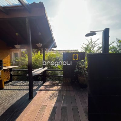 Casa com 260m², 4 quartos (sendo 3 suítes), 2 garagens, no bairro Lagoa da Conceição em Florianópolis