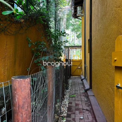 Casa com 260m², 4 quartos (sendo 3 suítes), 2 garagens, no bairro Lagoa da Conceição em Florianópolis