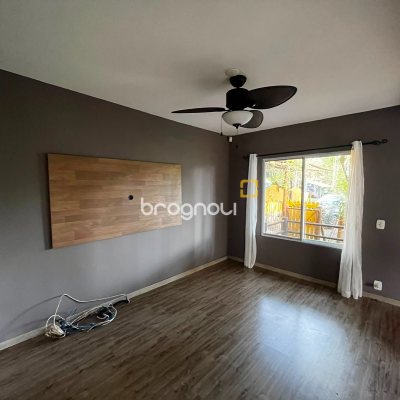 Casa com 260m², 4 quartos (sendo 3 suítes), 2 garagens, no bairro Lagoa da Conceição em Florianópolis