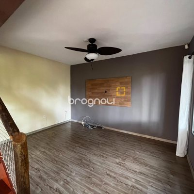 Casa com 260m², 4 quartos (sendo 3 suítes), 2 garagens, no bairro Lagoa da Conceição em Florianópolis