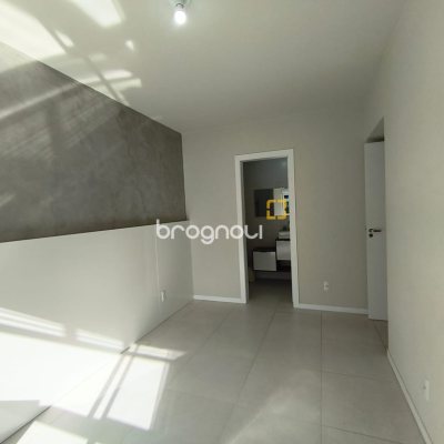 Apartamento com 71m², 2 quartos (sendo 1 suíte), 1 garagem, no bairro Saco Grande em Florianópolis