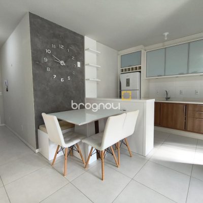 Apartamento com 71m², 2 quartos (sendo 1 suíte), 1 garagem, no bairro Saco Grande em Florianópolis