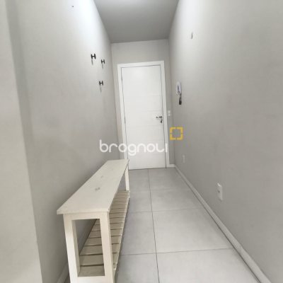 Apartamento com 71m², 2 quartos (sendo 1 suíte), 1 garagem, no bairro Saco Grande em Florianópolis