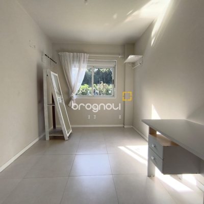 Apartamento com 71m², 2 quartos (sendo 1 suíte), 1 garagem, no bairro Saco Grande em Florianópolis