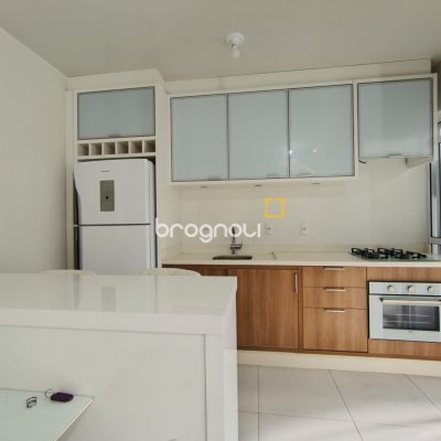 Apartamento com 71m², 2 quartos (sendo 1 suíte), 1 garagem, no bairro Saco Grande em Florianópolis