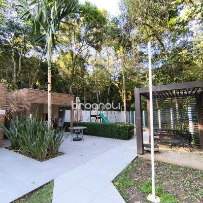 Apartamento com 71m², 2 quartos (sendo 1 suíte), 1 garagem, no bairro Saco Grande em Florianópolis
