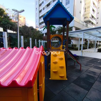 Apartamento com 71m², 2 quartos (sendo 1 suíte), 1 garagem, no bairro Saco Grande em Florianópolis