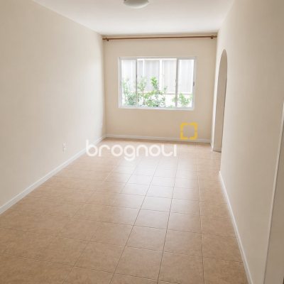 Apartamento com 70m², 2 quartos, 1 garagem, no bairro Bom Abrigo em Florianópolis