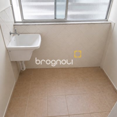 Apartamento com 70m², 2 quartos, 1 garagem, no bairro Bom Abrigo em Florianópolis
