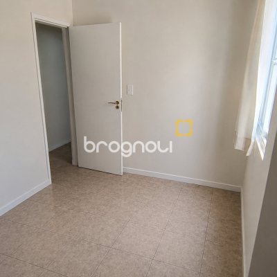 Apartamento com 70m², 2 quartos, 1 garagem, no bairro Bom Abrigo em Florianópolis