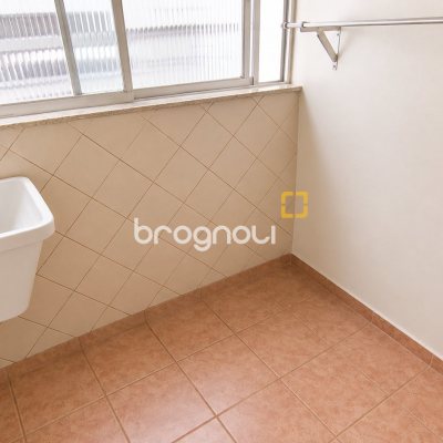 Apartamento com 70m², 2 quartos, 1 garagem, no bairro Bom Abrigo em Florianópolis