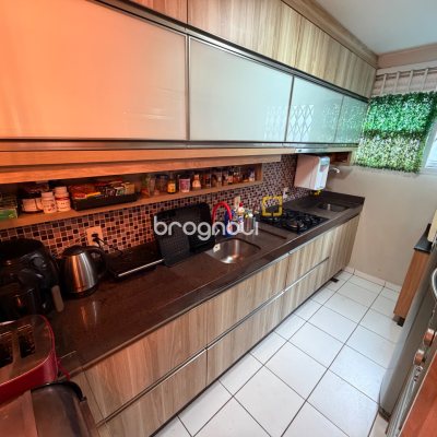 Apartamento com 64m², 3 quartos (sendo 1 suíte), 1 garagem, no bairro Ipiranga em São José