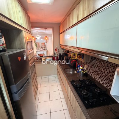 Apartamento com 64m², 3 quartos (sendo 1 suíte), 1 garagem, no bairro Ipiranga em São José
