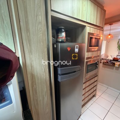 Apartamento com 64m², 3 quartos (sendo 1 suíte), 1 garagem, no bairro Ipiranga em São José