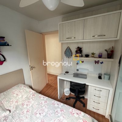 Apartamento com 64m², 3 quartos (sendo 1 suíte), 1 garagem, no bairro Ipiranga em São José