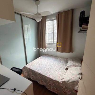 Apartamento com 64m², 3 quartos (sendo 1 suíte), 1 garagem, no bairro Ipiranga em São José