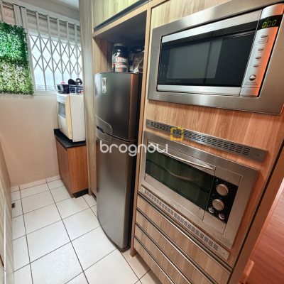 Apartamento com 64m², 3 quartos (sendo 1 suíte), 1 garagem, no bairro Ipiranga em São José