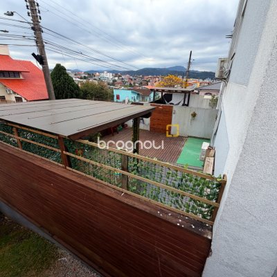 Apartamento com 64m², 3 quartos (sendo 1 suíte), 1 garagem, no bairro Ipiranga em São José