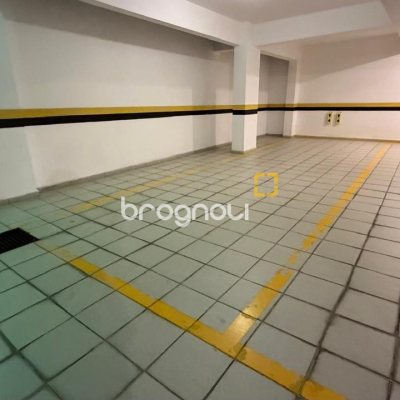 Apartamento com 52m², 1 quarto, 1 garagem, no bairro Centro em Florianópolis