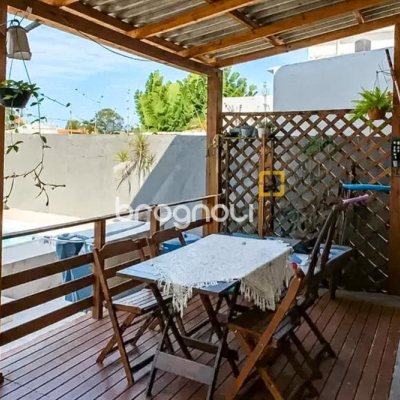 Casa com 115m², 3 quartos (sendo 1 suíte), 2 garagens, no bairro Campeche em Florianópolis