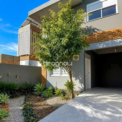 Casa com 115m², 3 quartos (sendo 1 suíte), 2 garagens, no bairro Campeche em Florianópolis