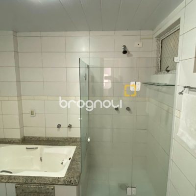 Apartamento com 125m², 3 quartos (sendo 1 suíte), 1 garagem, no bairro Campinas em São José