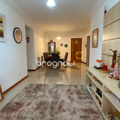 Apartamento com 125m², 3 quartos (sendo 1 suíte), 1 garagem, no bairro Campinas em São José