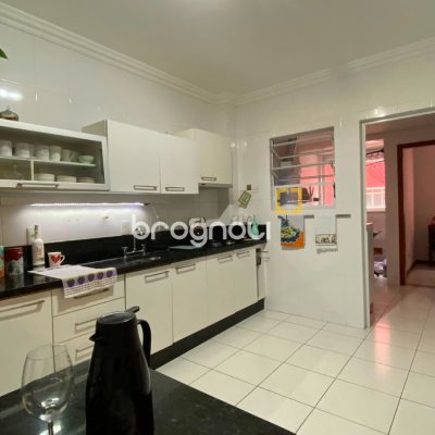 Apartamento com 125m², 3 quartos (sendo 1 suíte), 1 garagem, no bairro Campinas em São José