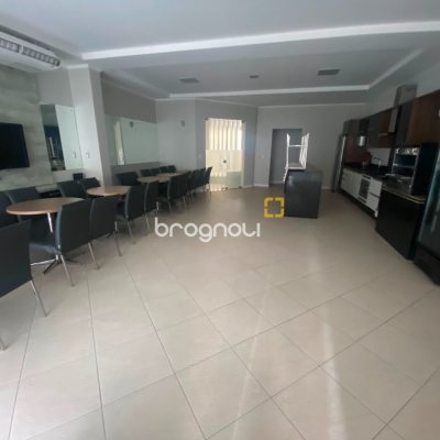 Apartamento com 125m², 3 quartos (sendo 1 suíte), 1 garagem, no bairro Campinas em São José