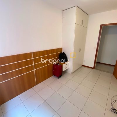 Apartamento com 125m², 3 quartos (sendo 1 suíte), 1 garagem, no bairro Campinas em São José