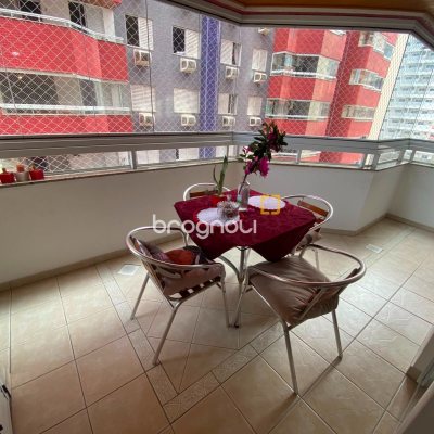 Apartamento com 125m², 3 quartos (sendo 1 suíte), 1 garagem, no bairro Campinas em São José
