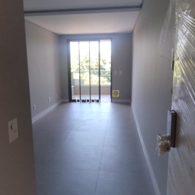 Apartamento com 70m², 2 quartos (sendo 1 suíte), 7 garagens, no bairro Ingleses em Florianópolis