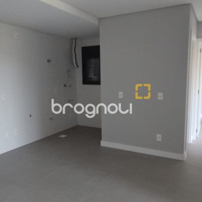Apartamento com 70m², 2 quartos (sendo 1 suíte), 7 garagens, no bairro Ingleses em Florianópolis