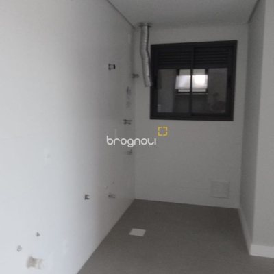 Apartamento com 70m², 2 quartos (sendo 1 suíte), 7 garagens, no bairro Ingleses em Florianópolis