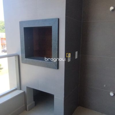 Apartamento com 70m², 2 quartos (sendo 1 suíte), 7 garagens, no bairro Ingleses em Florianópolis