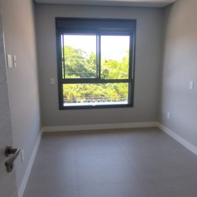 Apartamento com 70m², 2 quartos (sendo 1 suíte), 7 garagens, no bairro Ingleses em Florianópolis