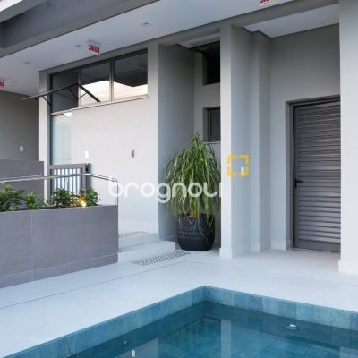 Apartamento com 70m², 2 quartos (sendo 1 suíte), 7 garagens, no bairro Ingleses em Florianópolis