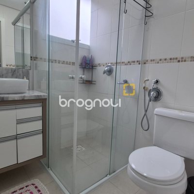 Apartamento com 117m², 2 quartos (sendo 2 suítes), 2 garagens, no bairro Jurerê em Florianópolis