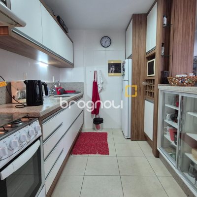 Apartamento com 117m², 2 quartos (sendo 2 suítes), 2 garagens, no bairro Jurerê em Florianópolis