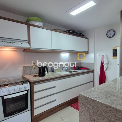 Apartamento com 117m², 2 quartos (sendo 2 suítes), 2 garagens, no bairro Jurerê em Florianópolis