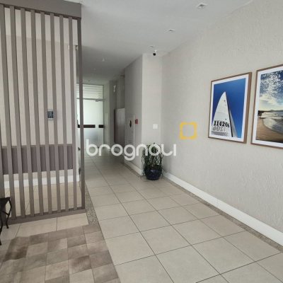 Apartamento com 117m², 2 quartos (sendo 2 suítes), 2 garagens, no bairro Jurerê em Florianópolis