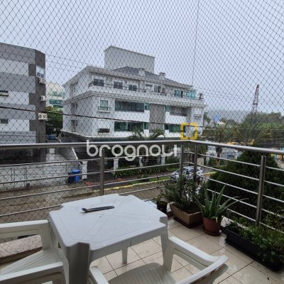 Apartamento com 117m², 2 quartos (sendo 2 suítes), 2 garagens, no bairro Jurerê em Florianópolis