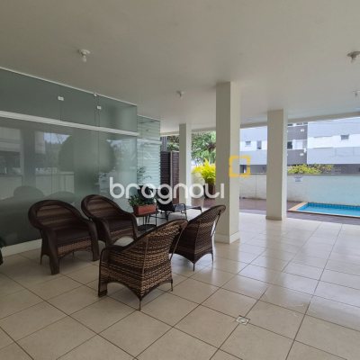 Apartamento com 117m², 2 quartos (sendo 2 suítes), 2 garagens, no bairro Jurerê em Florianópolis