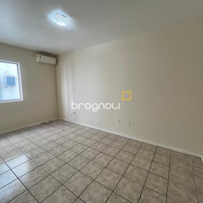 Apartamento com 65m², 2 quartos, 1 garagem, no bairro Campinas em São José