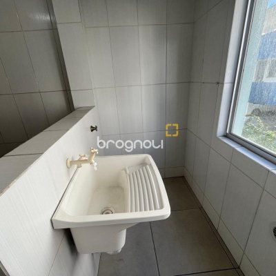 Apartamento com 65m², 2 quartos, 1 garagem, no bairro Campinas em São José