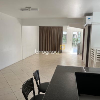 Apartamento com 65m², 2 quartos, 1 garagem, no bairro Campinas em São José