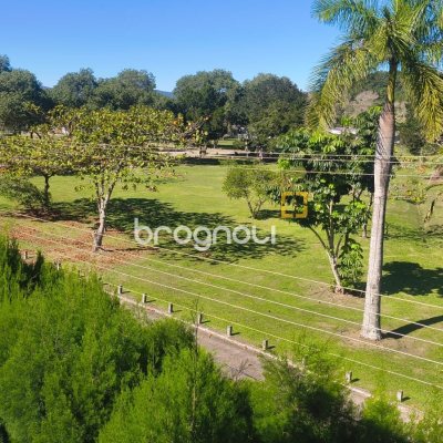 Apartamento com 112m², 4 quartos (sendo 1 suíte), 2 garagens, no bairro Jurerê Internacional em Florianópolis