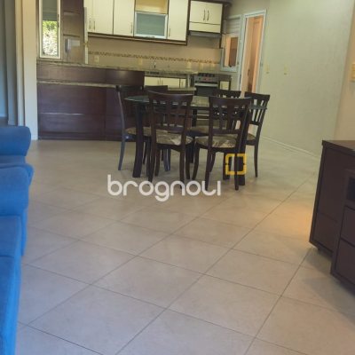 Apartamento com 112m², 4 quartos (sendo 1 suíte), 2 garagens, no bairro Jurerê Internacional em Florianópolis