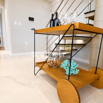 Apartamento com 105m², 3 quartos (sendo 3 suítes), 1 garagem, no bairro Ingleses em Florianópolis