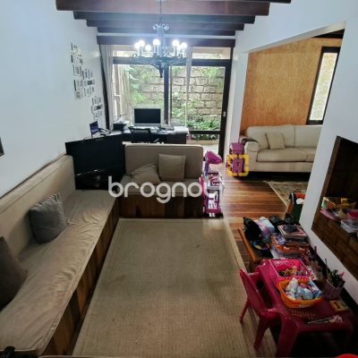 Casa com 295m², 5 quartos (sendo 3 suítes), 4 garagens, no bairro Abraão em Florianópolis